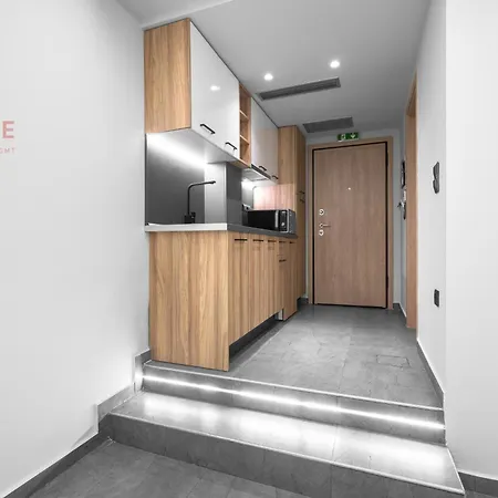 Pantheon, Nilie Hospitality Mgmt Apartment